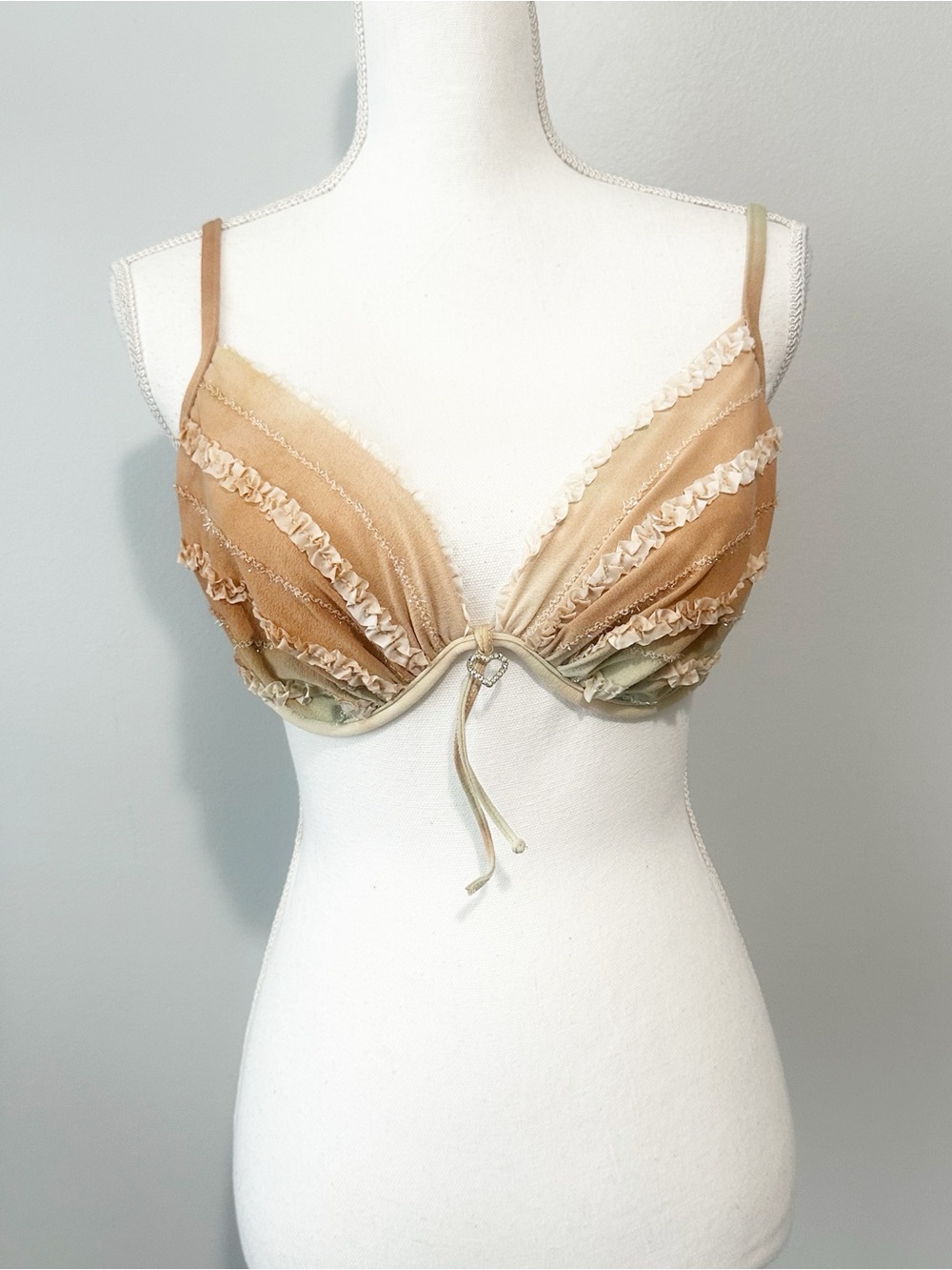 Endless Sun vintage Nude Ruffled bathing suit top size medium underwire made USA